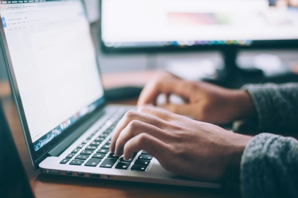 Mit deinen PDFs auf Deutsch chatten und sofort die richtige Stelle finden